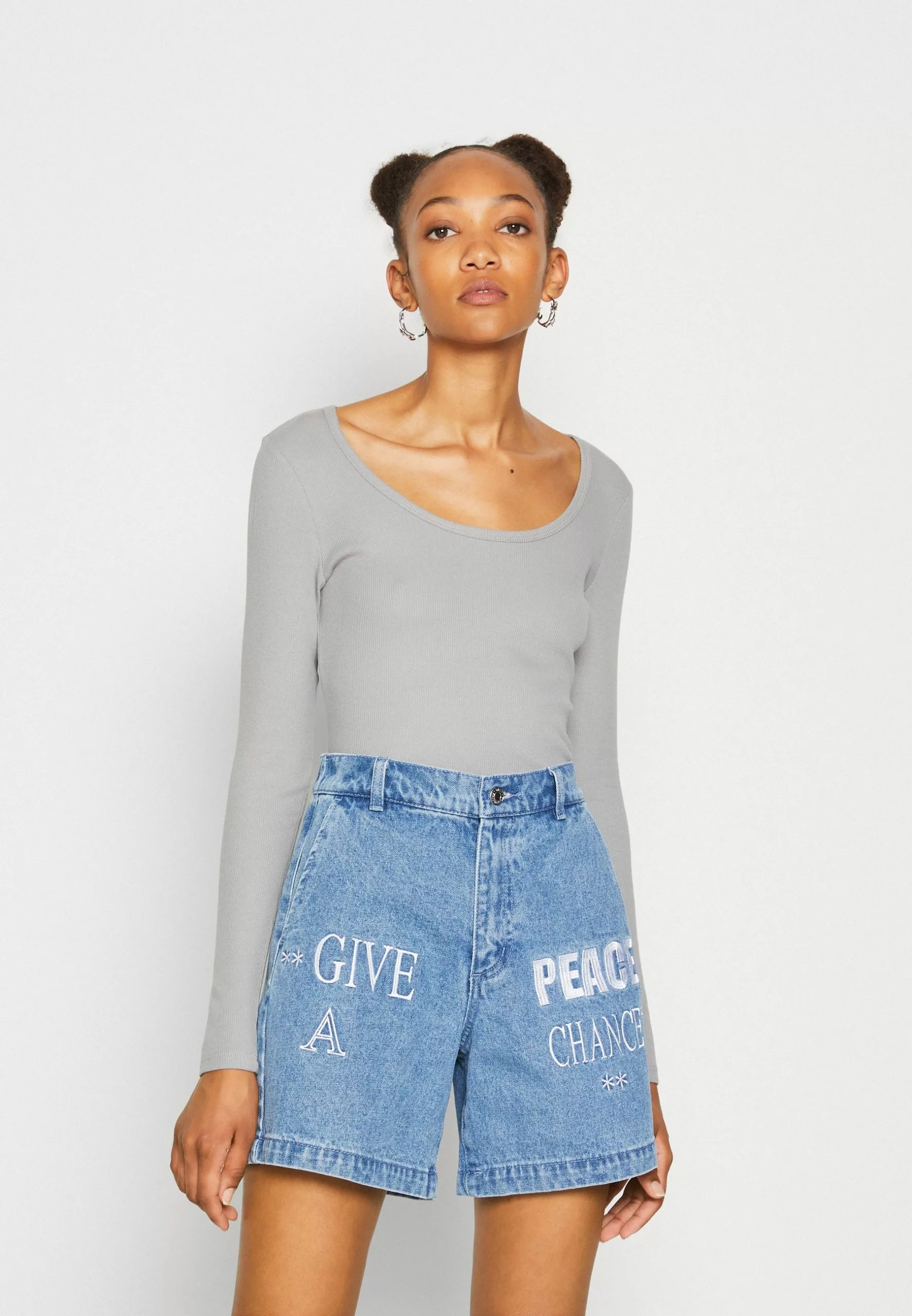 Monki Longsleeve - Grey 3 Monki Longsleeve - Grey
