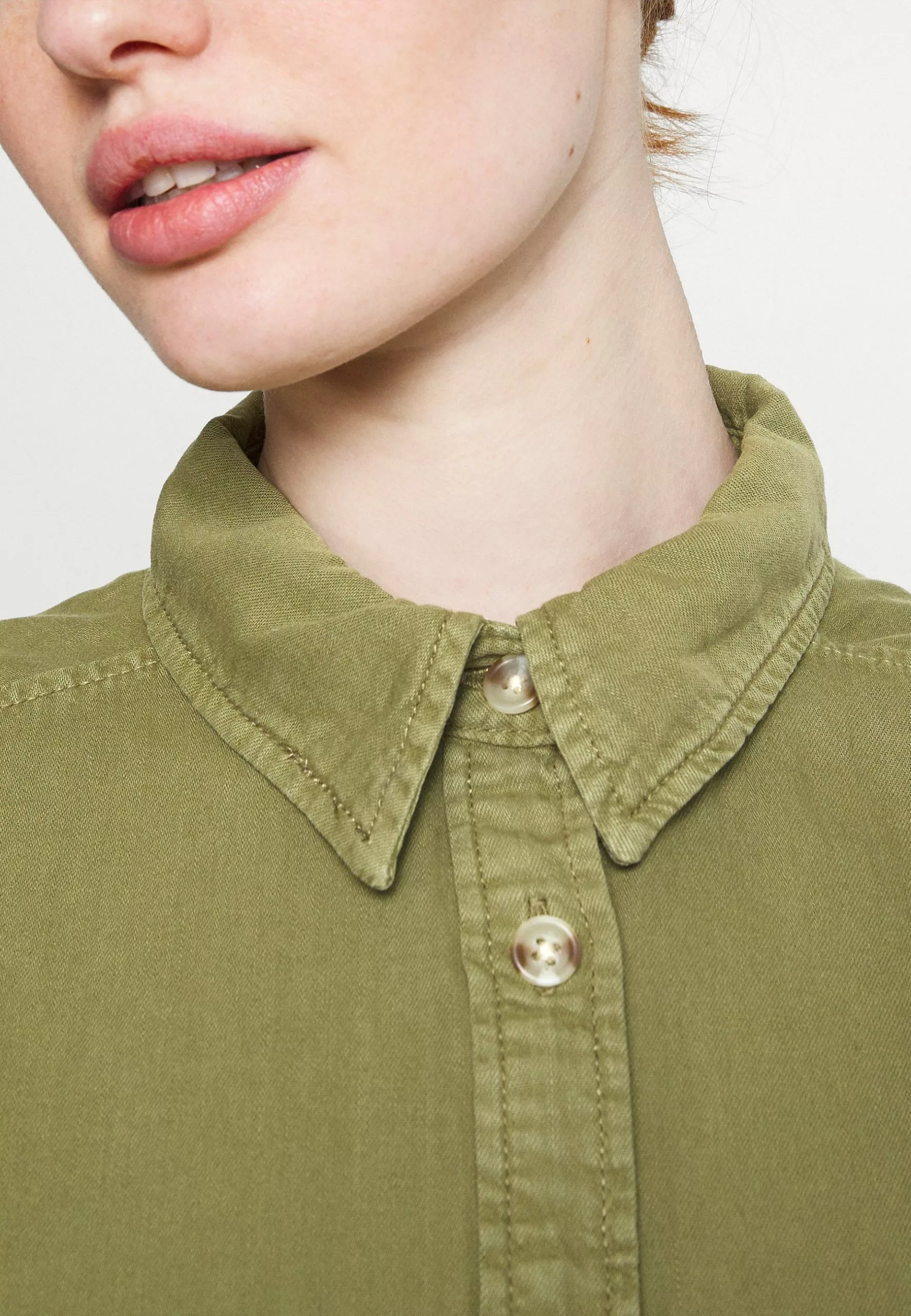 Monki Overhemdblouse - Green 8 Monki Overhemdblouse - Green - Afbeelding 6