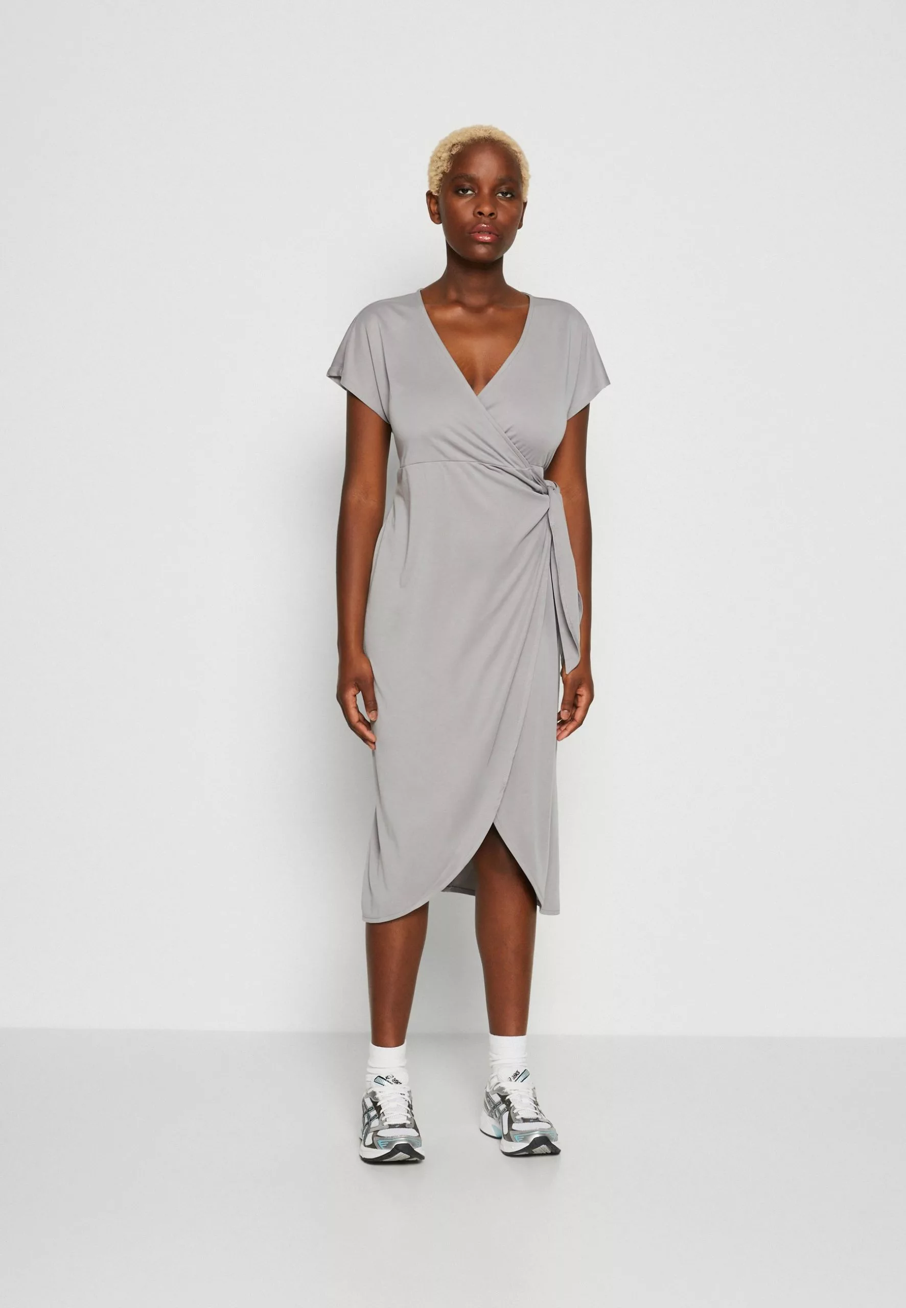 Monki Jerseyjurk - Light Grey 3 Monki Jerseyjurk - Light Grey