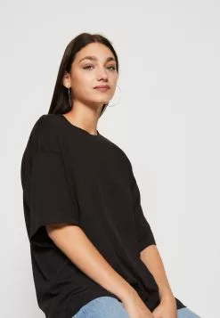 Monki T-Shirt Basic - Black 11 Monki T-Shirt Basic - Black -Monki Verkoop b915d4934b2f4d8a867cf40d300b6537