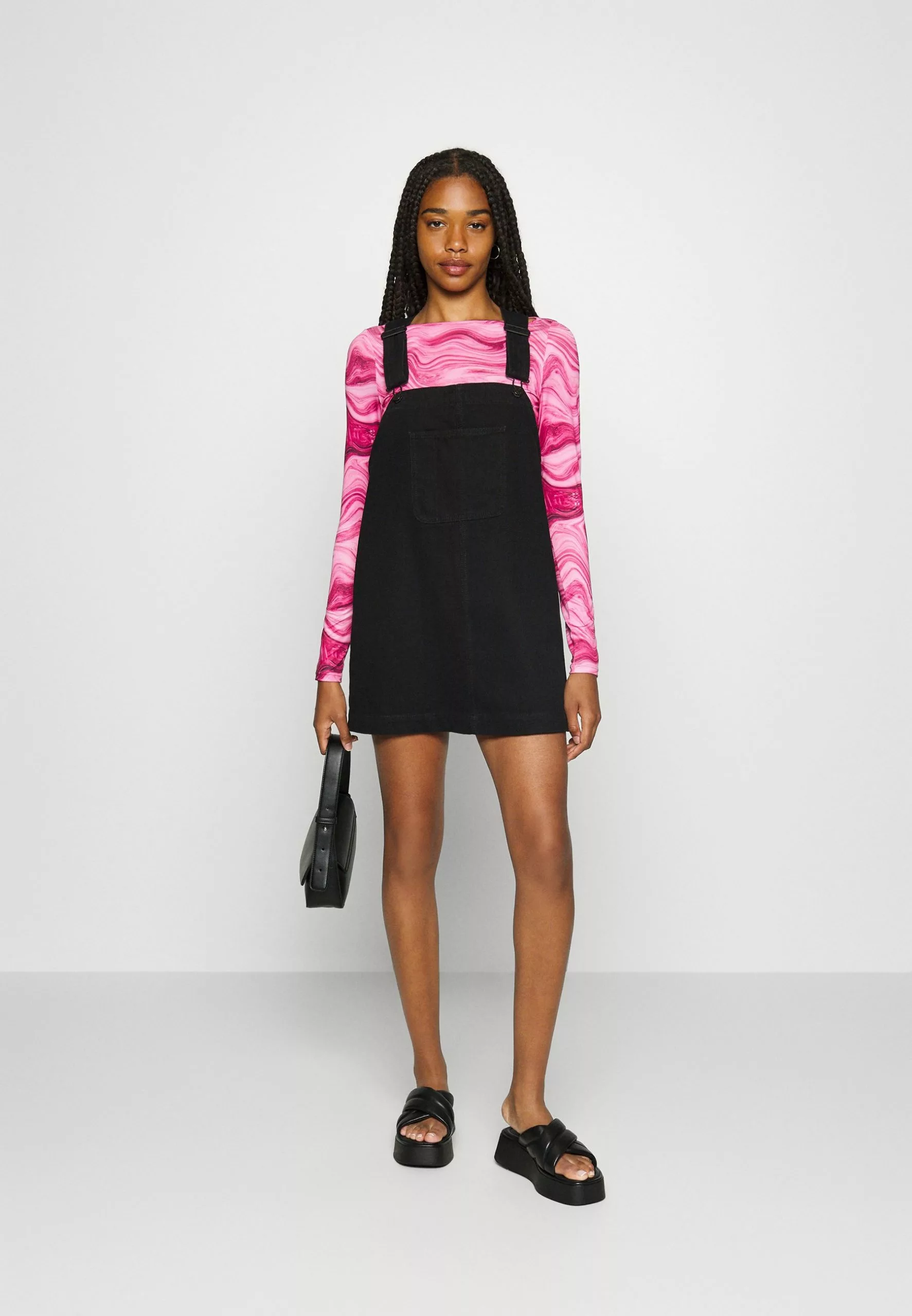 Monki Spijkerjurk - Black Dark 4 Monki Spijkerjurk - Black Dark - Afbeelding 2