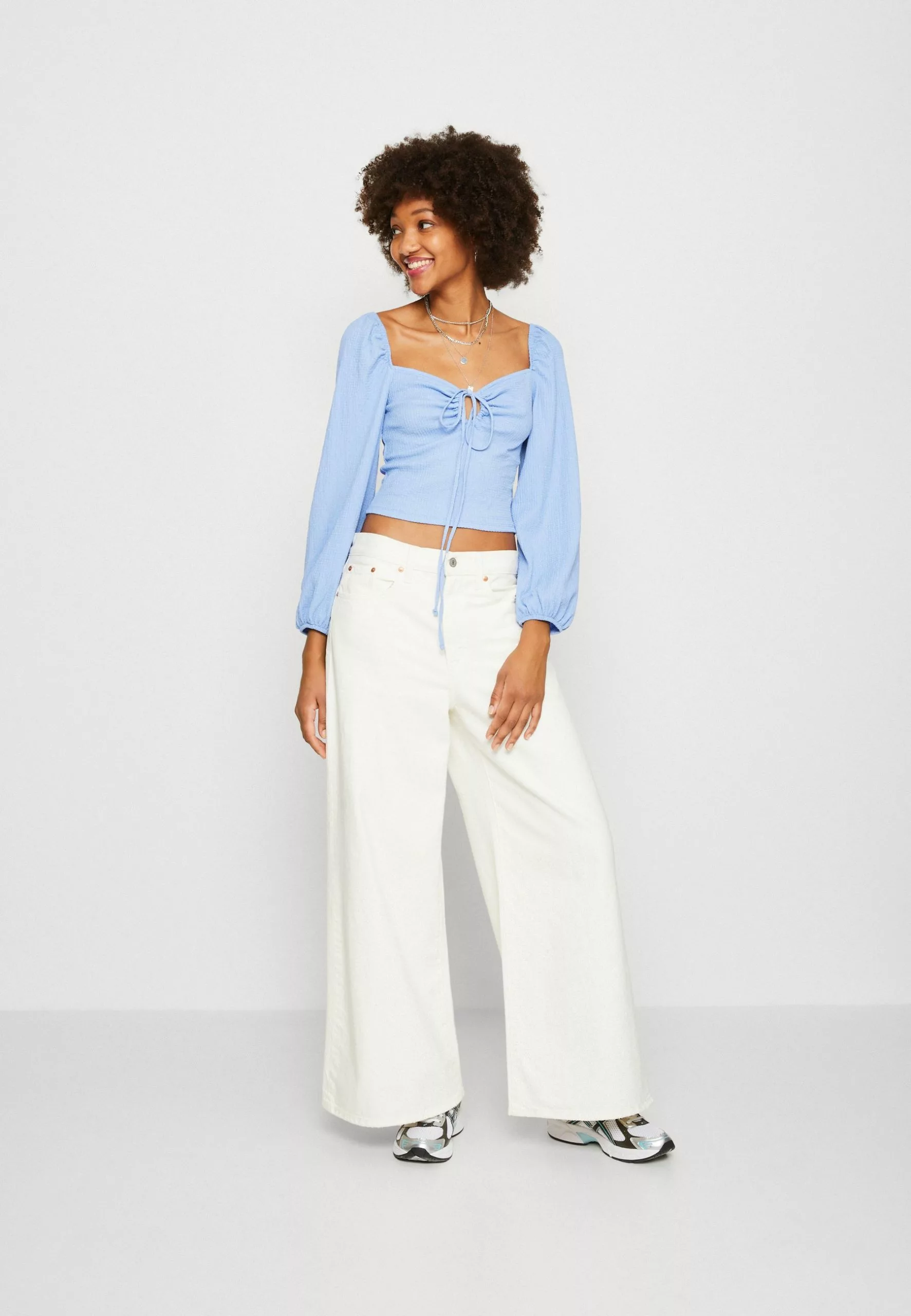 Monki Longsleeve - Light Blue 4 Monki Longsleeve - Light Blue - Afbeelding 2