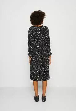 Monki Jurk - Simple Cute 10 Monki Jurk - Simple Cute -Monki Verkoop cb8c81effa5a4efa9d87f310368d567e