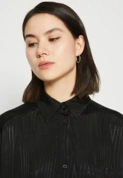 Monki Blousejurk - Black Jaquard -Monki Verkoop d35e4ded7d9d4d5c8bda640341787a43