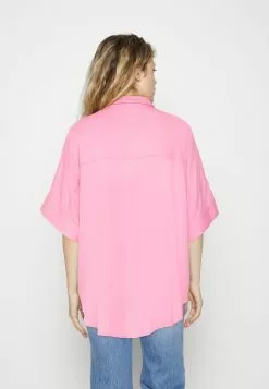 Monki Luca- Overhemdblouse - Pink -Monki Verkoop d8d85719708b43f3afa16f39acfe706d