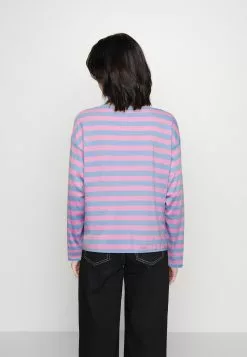 Monki Longsleeve - Light Blue/Light Pink -Monki Verkoop da171e5b5b8e40bda3d6f0cad971728d