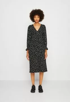 Monki Jurk - Simple Cute