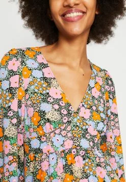 Monki Jurk - Orange 13 Monki Jurk - Orange -Monki Verkoop e38f64c1bd704d2b8e51aa9bf5144720