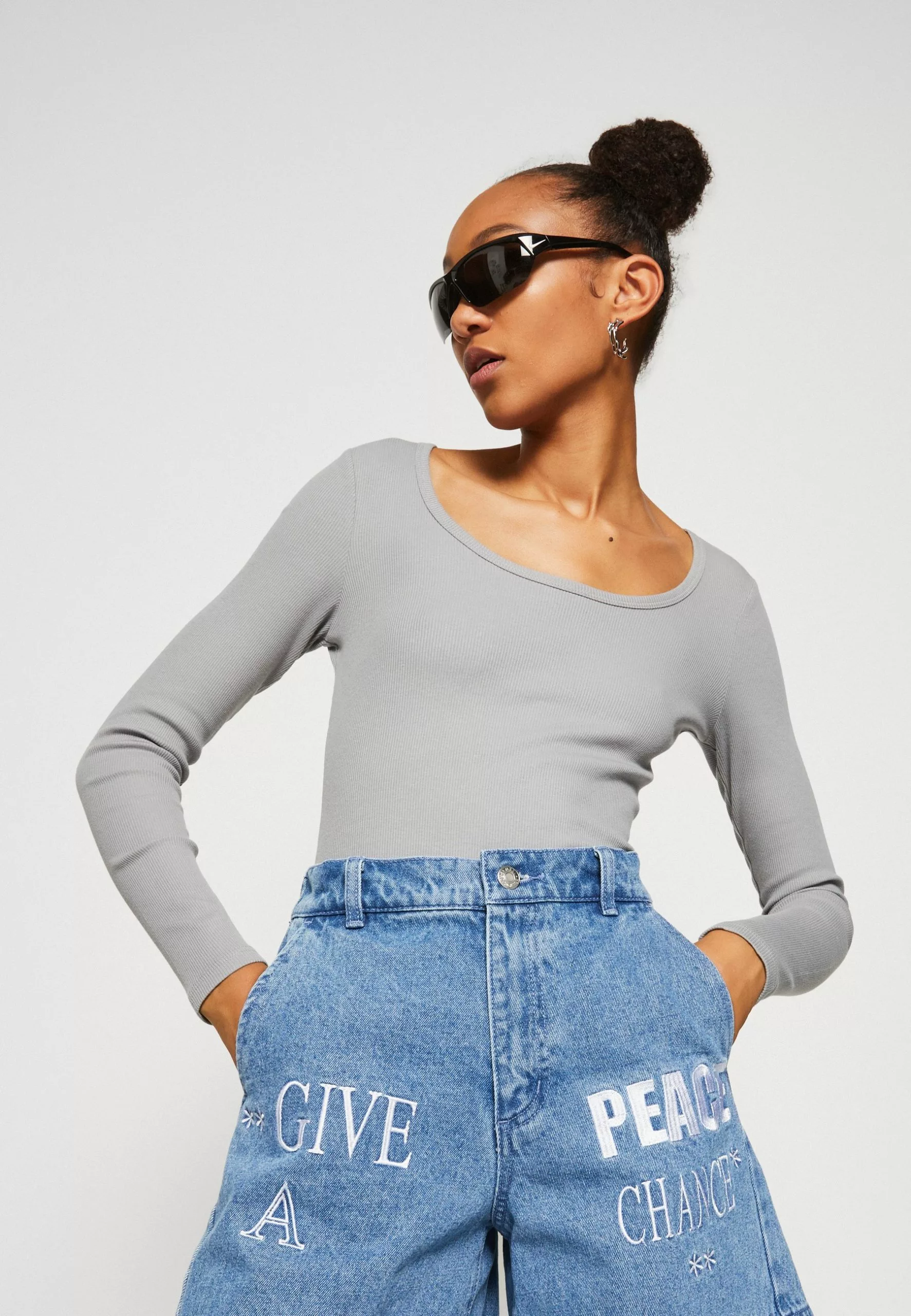 Monki Longsleeve - Grey 6 Monki Longsleeve - Grey - Afbeelding 4