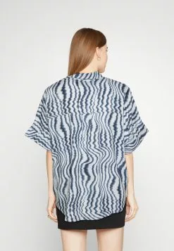 Monki Luca- Overhemdblouse - Dizzy -Monki Verkoop e7f9beeabd4b4ede8fba868d8ec928bd
