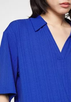 Monki Poloshirt - Blue Bright -Monki Verkoop e9b103696d374869bb01bef4a743d0a4