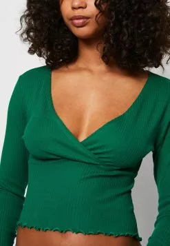 Monki Longsleeve - Solid Green -Monki Verkoop eb8f9c6c8b3c400c9232c0561c92ae69