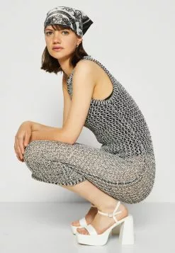 Monki Etui-Jurk - Black Dark Twisted Yarn -Monki Verkoop ee974ae3d66d434c9c6c1f791e3e9d4d