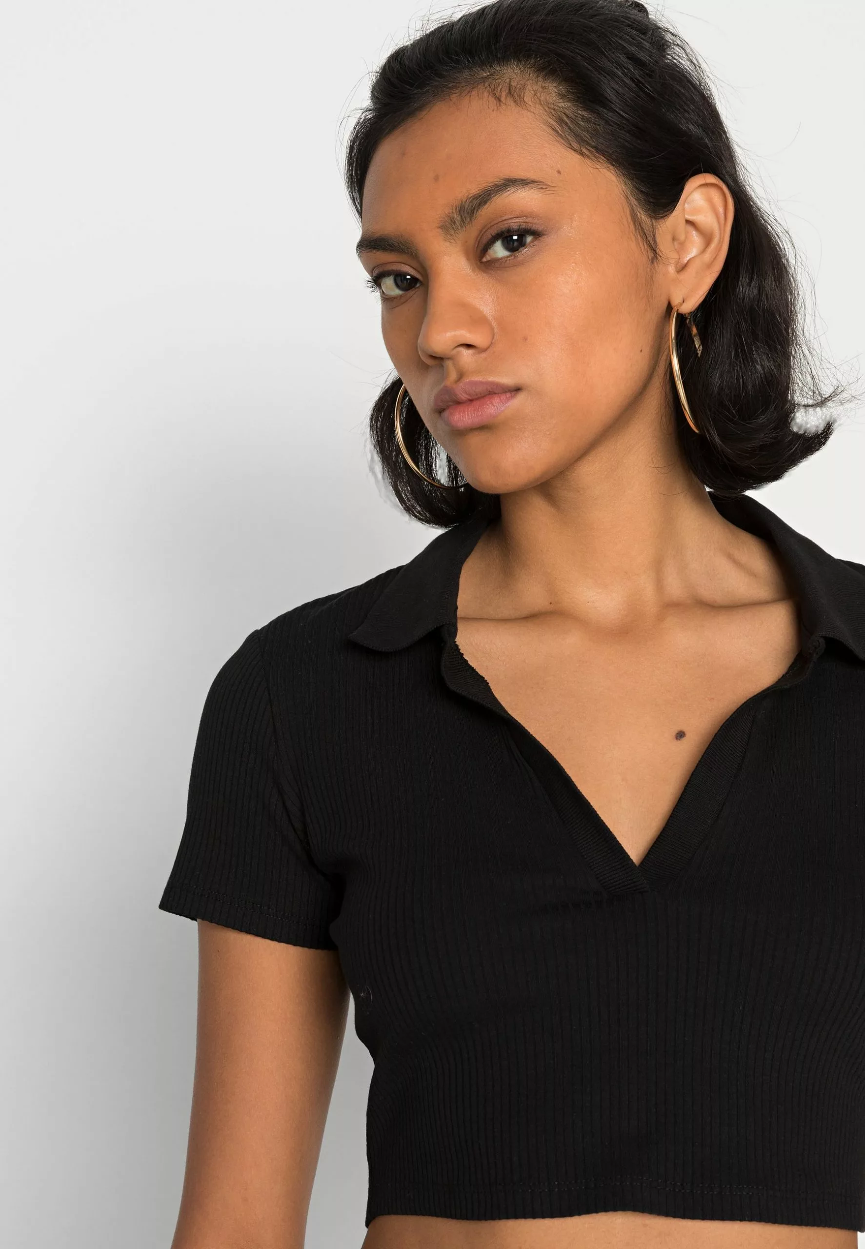 Monki T-Shirt Basic - Black Dark 7 Monki T-Shirt Basic - Black Dark - Afbeelding 5