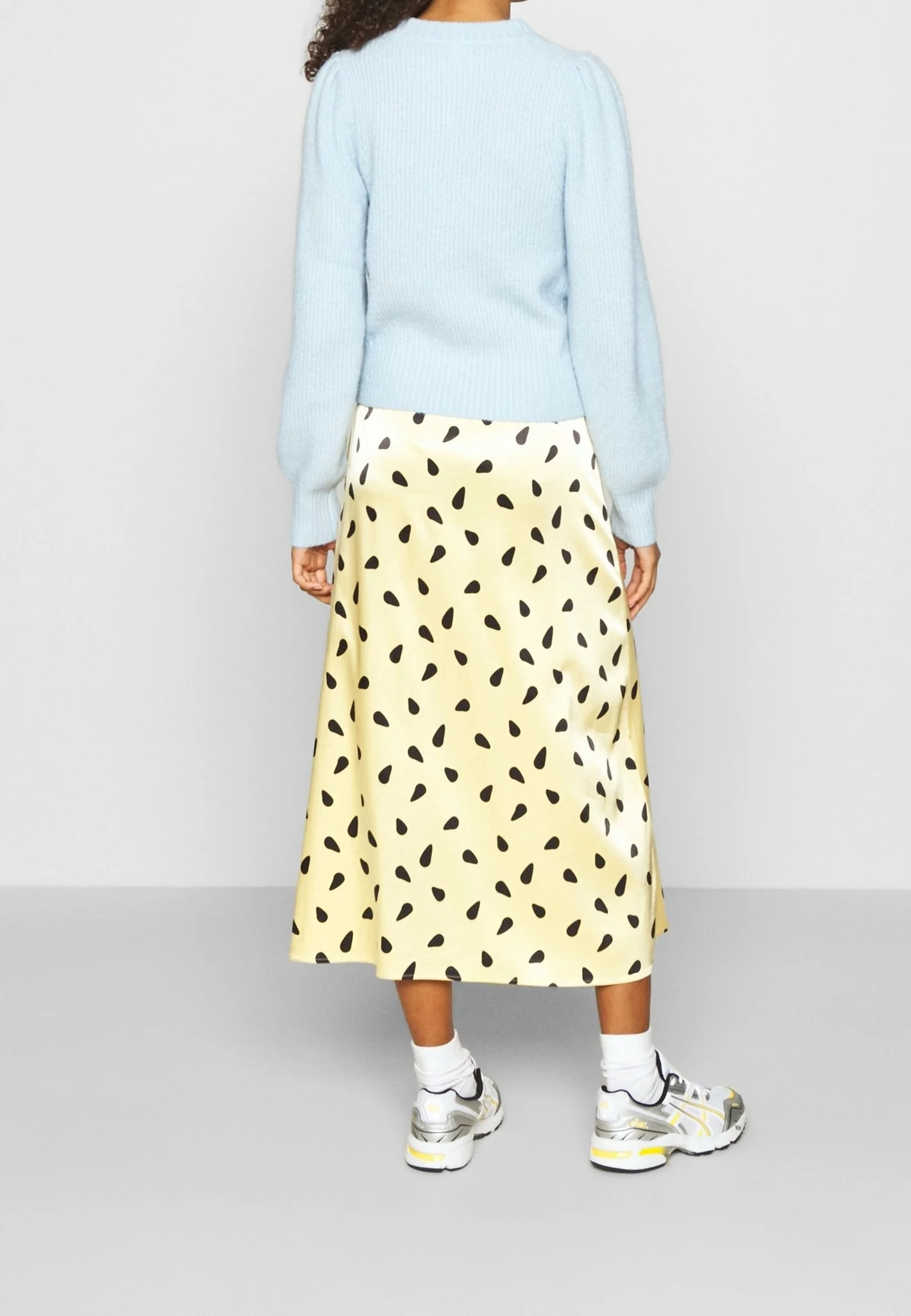 Monki Trui - Light Blue 3 Monki Trui - Light Blue